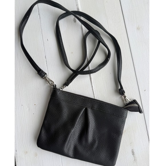 Prince & Fox Handbags - Prince & Fox Black Faux Leather Crossbody Wristlet Bag Detachable Straps
